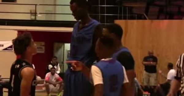Chol Marial Is 7 3 And Only A 8th Grader Catch His Moves On The Hardwood