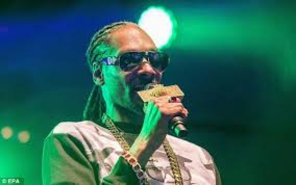 Snoop Dogg Stopped In Italian Airport With 422 000 In Cash A week After Being Arrested In Sweden