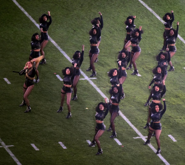 Beyonce s Super Bowl Halftime Outfit Sends Message About Power Politics