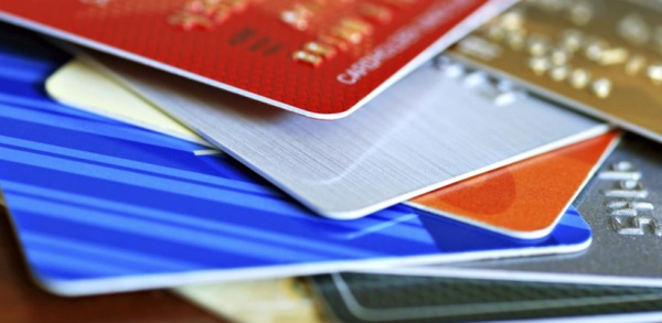  The Advantages Of Using A Credit Card Versus A Debit Card