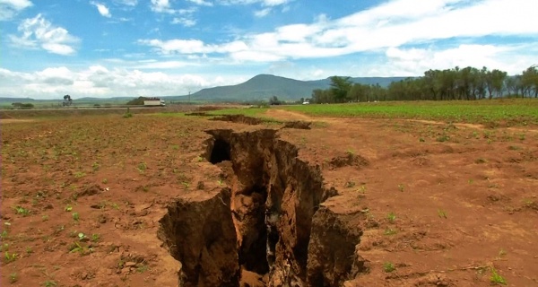 Massive Crack In Land Discovered In Kenya
