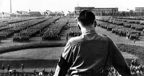 Trump vs Hitler A Historian Of Germany Explains The Similarities Between The Two 