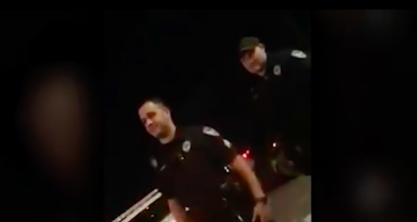 Watch Chili s Employees Call Cops On Black People Talking In Parking Lot