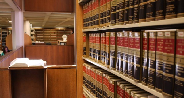 Six Things To Ask Yourself About Becoming A Lawyer