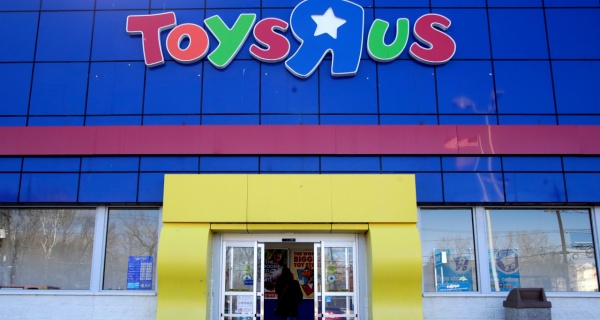 Toys R Us Set To Re Open U S Stores This Year