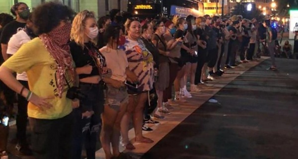 White Women In Louisville Line Up To Form Human Shield To Protect Black protesters