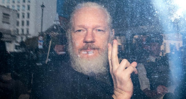 WikiLeaks Founder Assange Faces New Accusations Of Trying To Recruit Hackers At Conferences